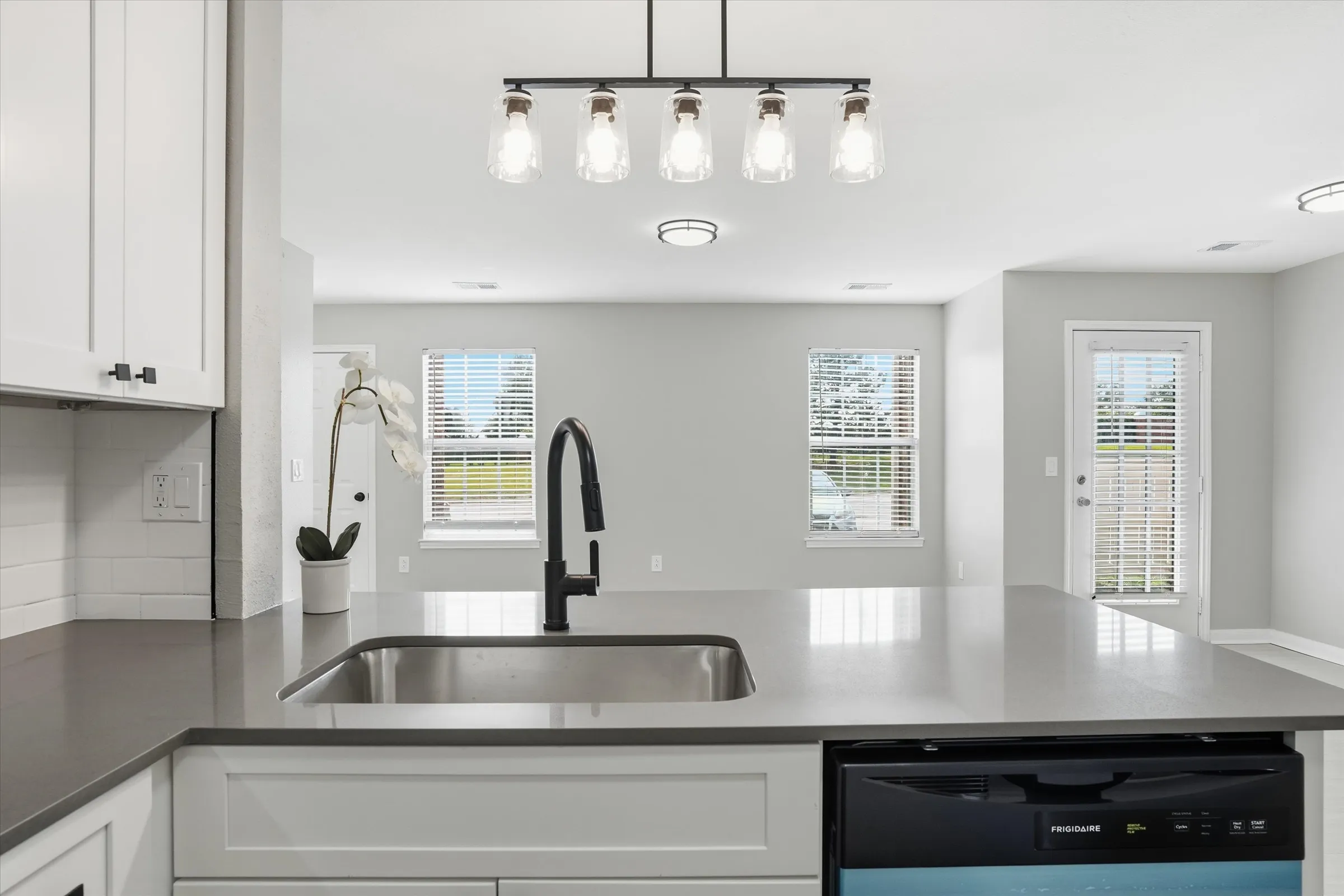 One Bedroom / One Bathroom — Premium
